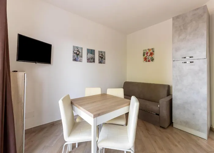 Sea-view In With Parking *